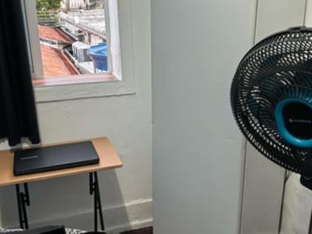Quarto privativo apenas para uma mulher