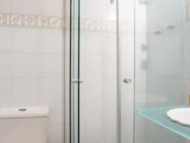 quarto privado com banheiro