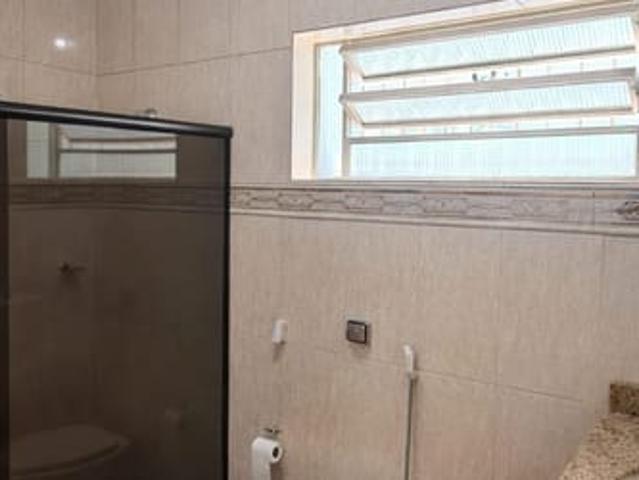 Quartos femininos em casa espaçosa