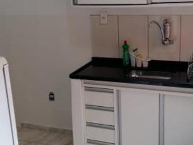 Quartos individuais e Kitnets em casa no Bairro Nova Suiça