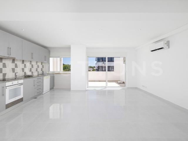 Quarteira Apartamento T2 Último piso próximo da praia 99m² Quarteira