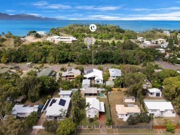 Quarter Acre Block, Big Shed & Pool! Just 250m to the Ocean