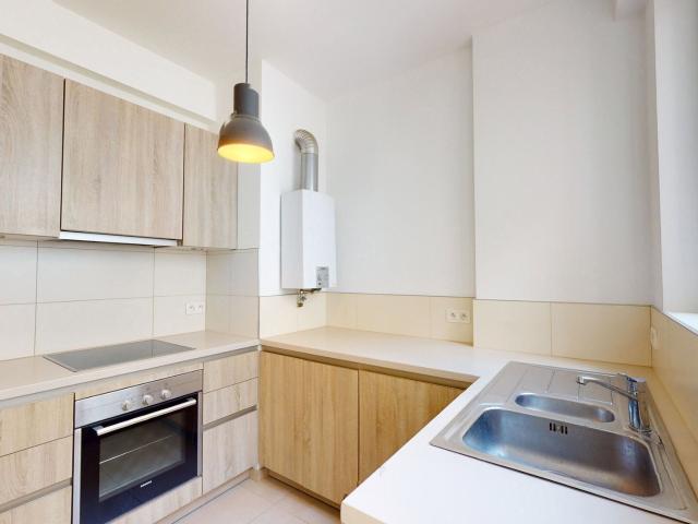 QUARTIER TRÔNE: APPT 1 CH +/ 55 M2 + BALCON