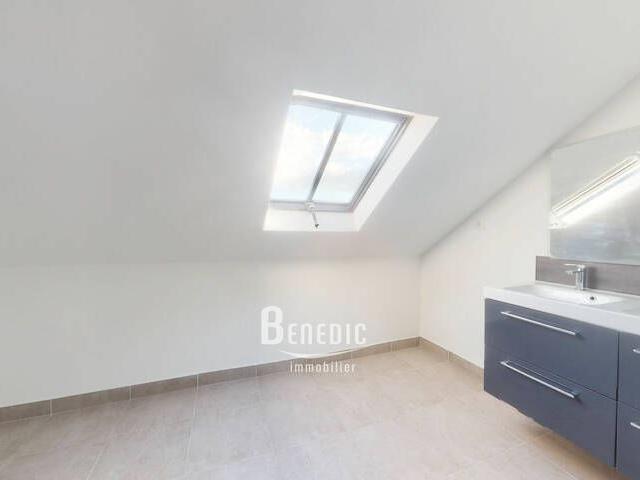 QUARTIER VACQUINIERE LOFT AU DERNIER ETAGE D'UN IMMEUBLE COSSU