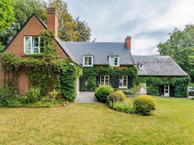 Quartier Baron d'Huart proche de Place Dumont, villa 5CH