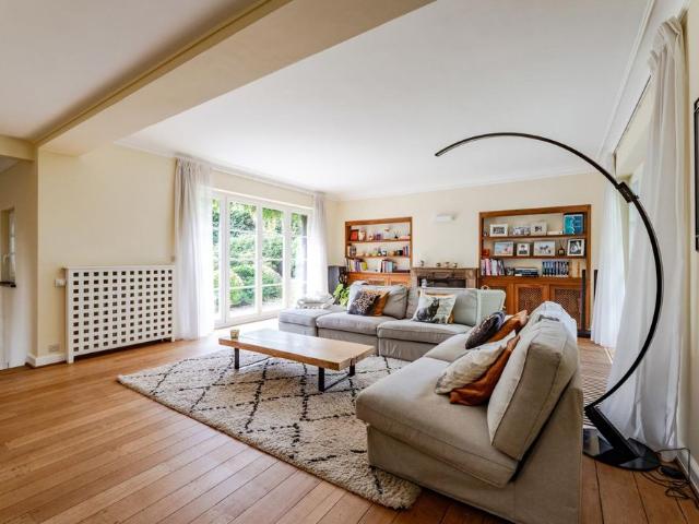 Quartier Baron d'Huart proche de Place Dumont, villa 5CH