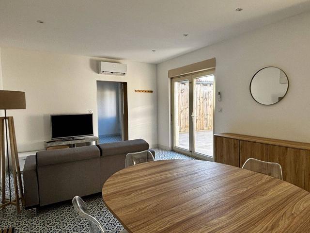 Quartier Champlain, Maison meublée 2 pièces avec cour et terrass