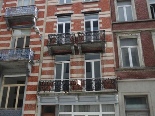 Quartier Cinquantenaire, très beau duplex +/ 60 m² 1 ch