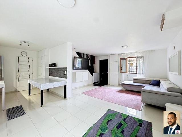 Quartier des Fleurs Maison 7 pièces sur 325m² de terrain