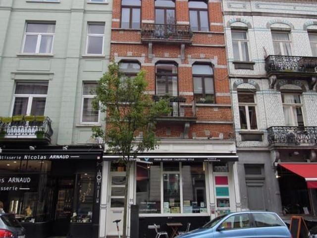 Quartier du Châtelain, studio 55m 2 à louer