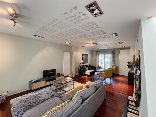 Quartier EU Magnifique Duplex NON MEUBLE 2 chambres avec Piscine et Sauna + 2 Terrasses