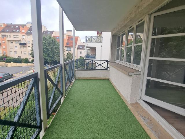 Quartier Les Passerelles Carreaux Glatinies F4 avec terrasse et parking