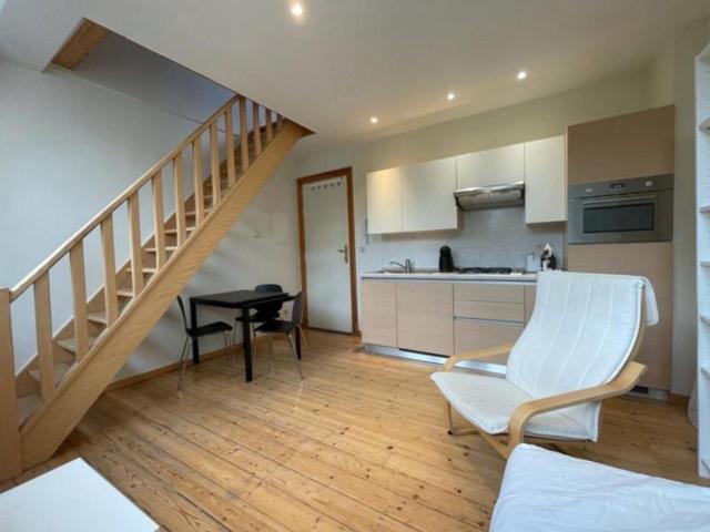 Quartier Montgomery, magnifique duplex +/ 55 m² 1 ch