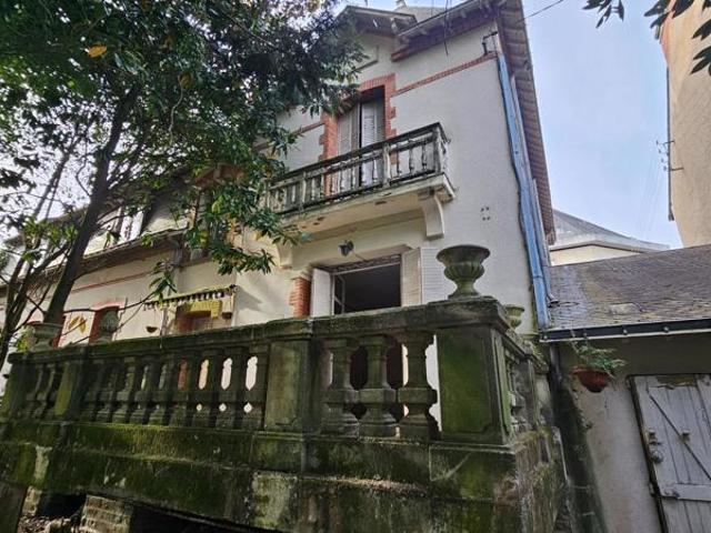 Quartier Monselet, garage de 45m², 9 chambres