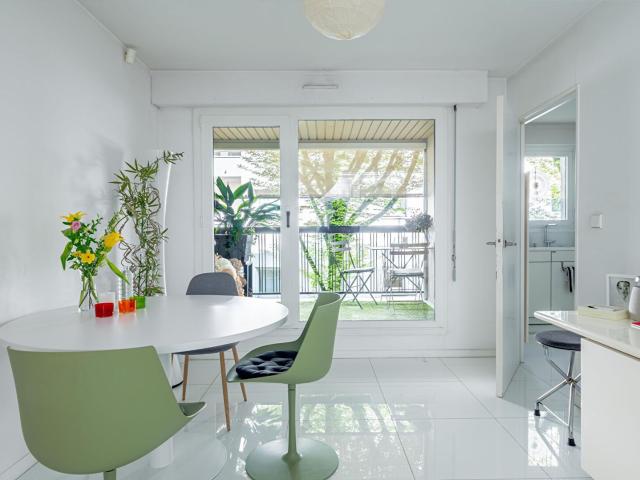Quartier saint Fargeau 4 PIECES ET LOGGIA 5m2. Entre loft. 106m² Paris 20ème