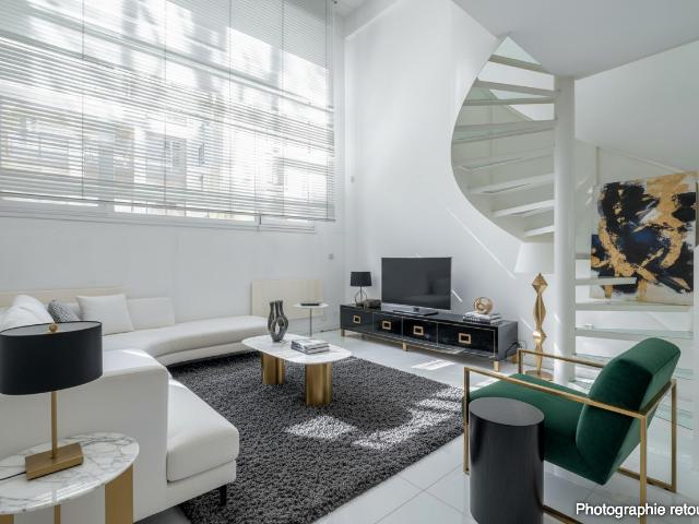 Quartier saint Fargeau 4 PIECES ET LOGGIA 5m2. Entre loft et maison contemporaine