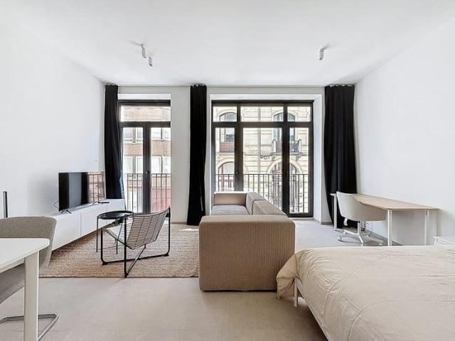 QUARTIER STEPHANIE: New furnished studio with terrace