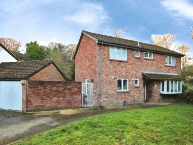 Quartz Close, Wokingham RG41, 4 bed detached house to rent, £2,750 pcm | PrimeLocation