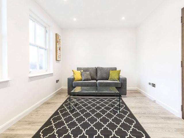 Qube Apartments, 229A Walworth Road, London, SE17 1RL