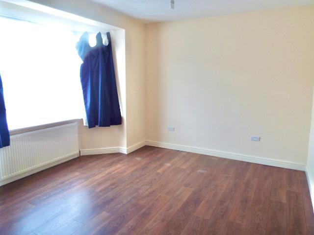 Quebec Road, Ilford IG2, 3 bed property to rent, £2,100 pcm | PrimeLocation