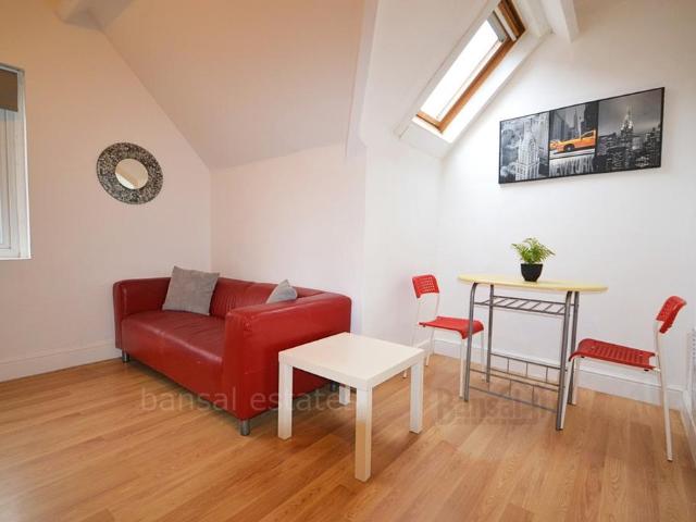 Queen Victoria Rd, City Centre CV1 2 bed flat to rent £1,000 pcm £231 pw