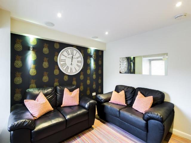 Queen Anne Street, Stoke ST4, 4 bed terraced house to rent, £368 pppm | PrimeLocation