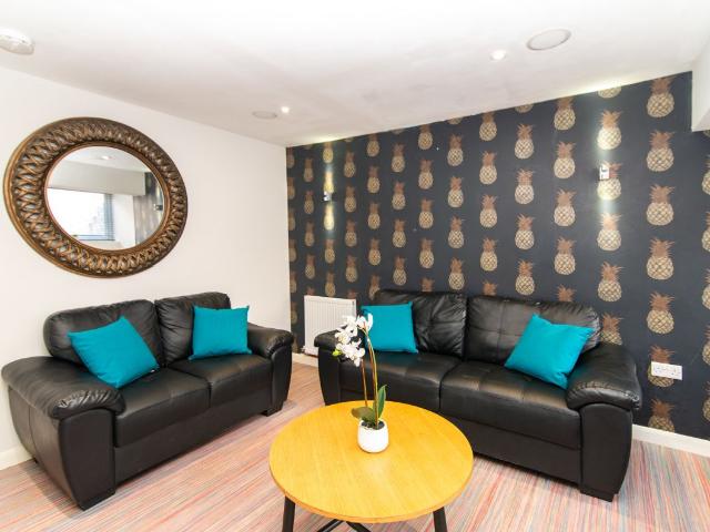 Queen Anne Street, Stoke ST4, 5 bed terraced house to rent, £464 pppm | PrimeLocation