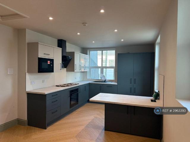 Queen Anne Terrace, Plymouth, PL4 11 bed end of terrace house to rent £455 pcm £105 pw