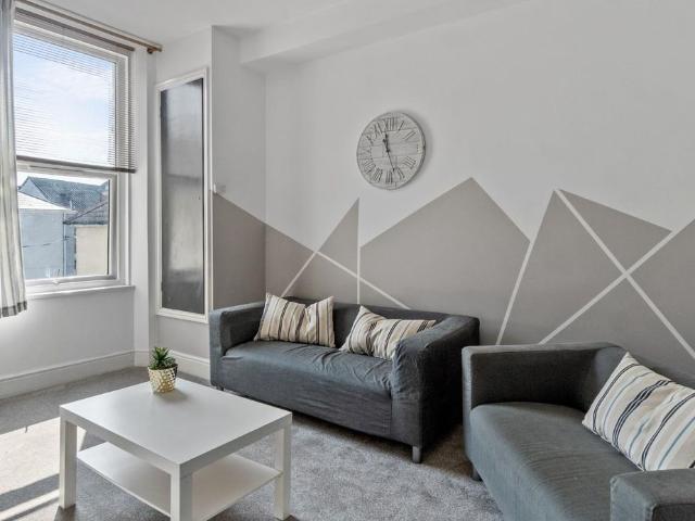 Queen Anne Terrace, Plymouth PL4, 13 bed shared accommodation to rent, £542 pcm | PrimeLocation
