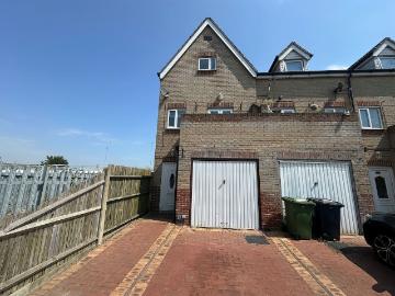 Queen Annes Road, Southtown, Great Yarmouth NR31, 3 bed property to rent, £1,000 pcm | PrimeLocation
