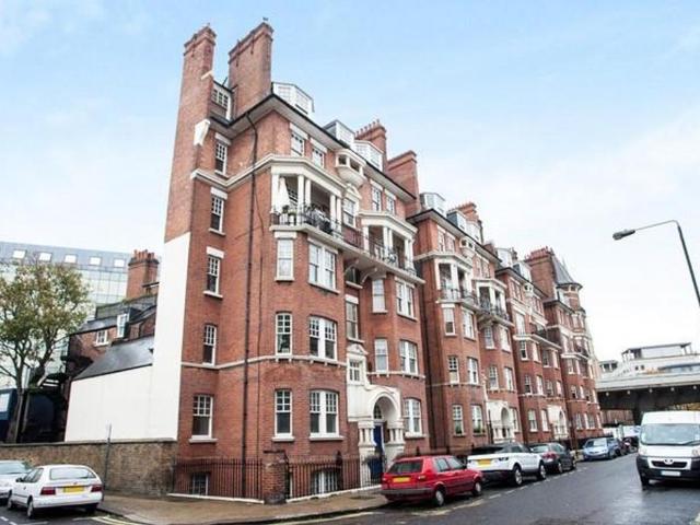 Queen Caroline Street, College Court. 3 bed flat to rent £3,500 pcm £808 pw