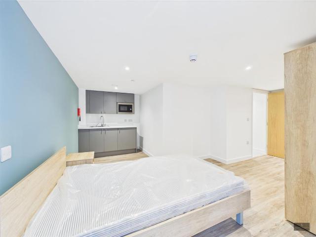 Queen Charlotte Street, Bristol BS1, 2 bed shared accommodation to rent, £2,600 pcm | PrimeLocation