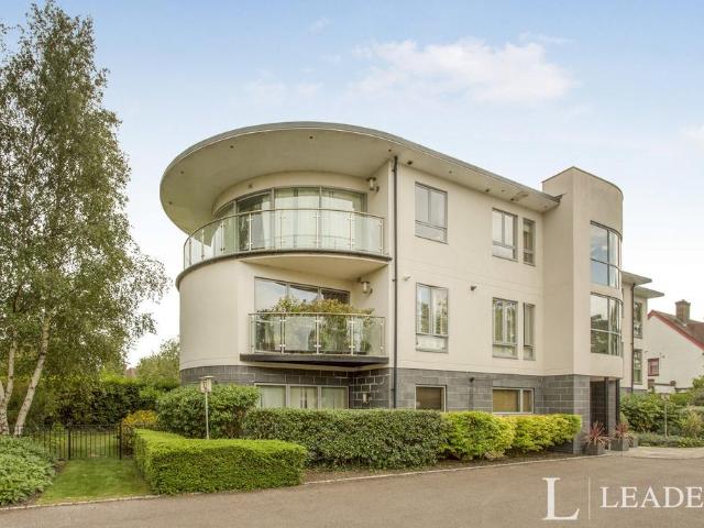 Queen Ediths Way, Cambridge, CB1 2 bed flat to rent £1,900 pcm £438 pw
