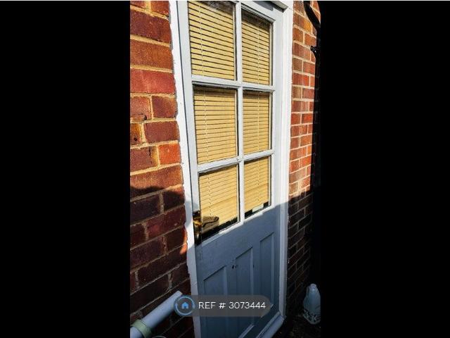 Queen Ediths Way, Cambridge CB1, Studio to rent, £1,000 pcm | PrimeLocation