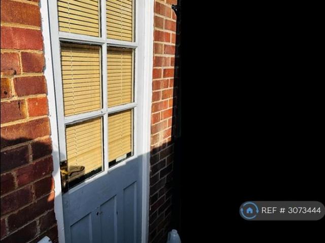 Queen Ediths Way, Cambridge, CB1 Studio to rent £1,000 pcm £231 pw