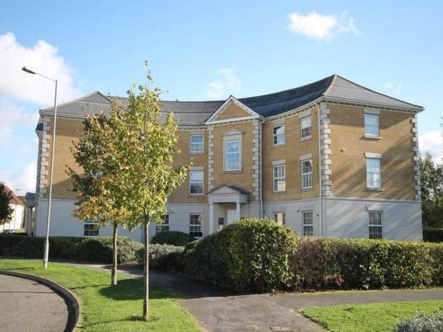 Queen Elizabeth Court, Greenwich Way, Waltham Abbey EN9, 2 bed flat to rent, £1,400 pcm | PrimeLocation