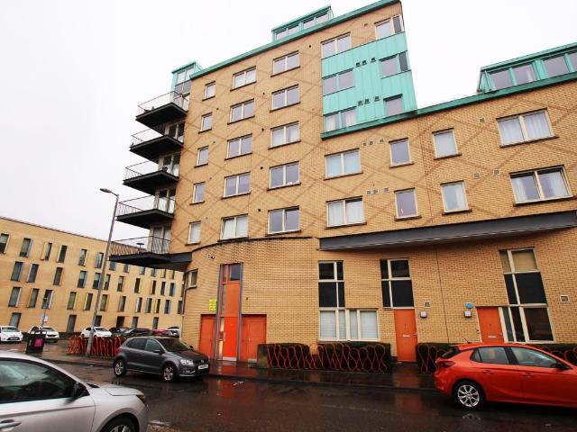 Queen Elizabeth Gardens, New Gorbals, Glasgow G5, 1 bed flat to rent, £850 pcm | PrimeLocation