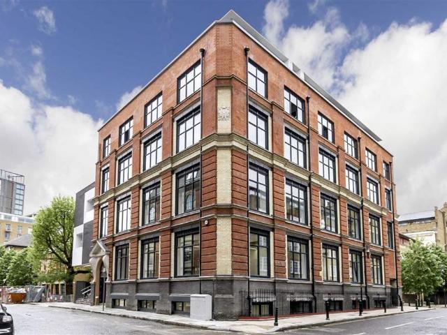 Queen Elizabeth Street, London SE1 3 bed flat to rent £4,800 pcm £1,108 pw
