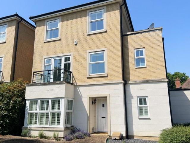 Queen Elizabeth Park, Guildford GU2, 5 bed property to rent, £4,000 pcm | PrimeLocation