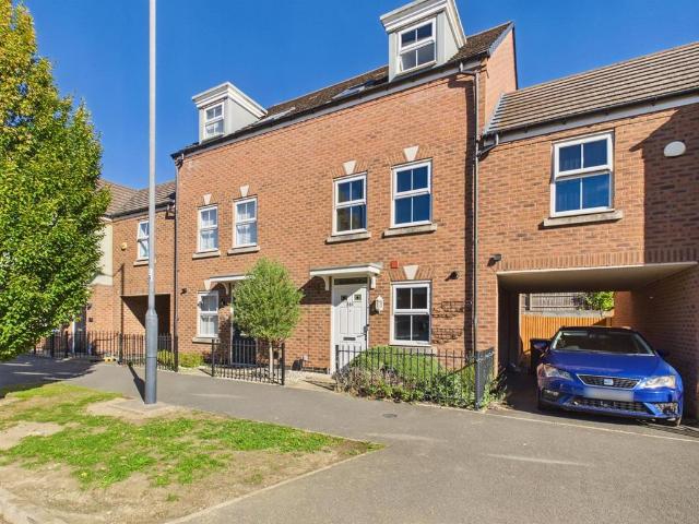 Queen Elizabeth Road, Saxon Rise. 3 bed terraced house to rent £1,200 pcm £277 pw