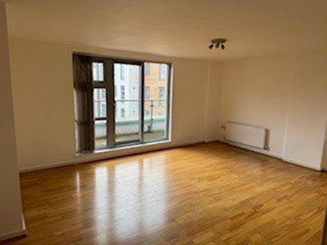 Queen Mary Avenue E18, 2 bed flat to rent, £2,250 pcm | PrimeLocation