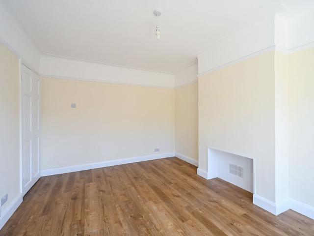 Queen Mary Avenue, SM4, London