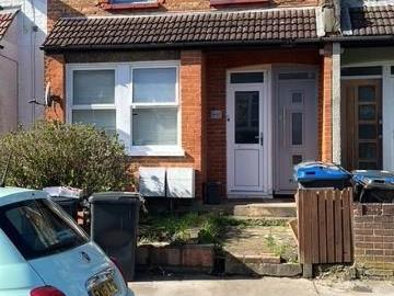 Queen Mary Road, London SE19 2 bed flat to rent £1,650 pcm £381 pw
