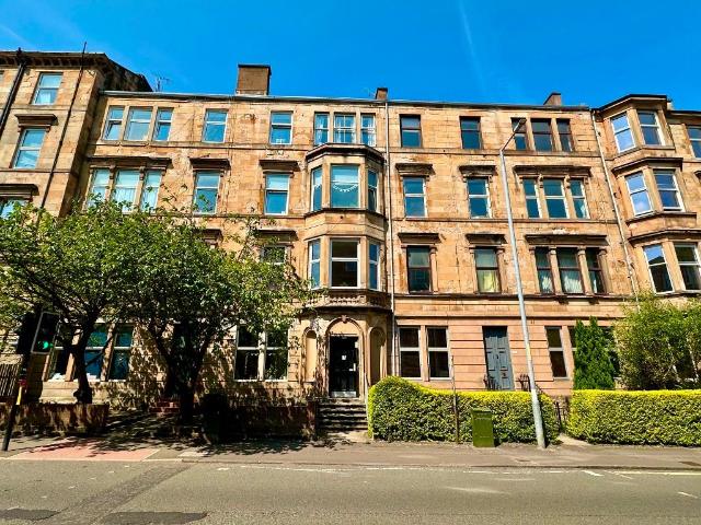 Queen Margaret Drive, Botanics, Glasgow G20, 3 bed flat to rent, £1,850 pcm | PrimeLocation