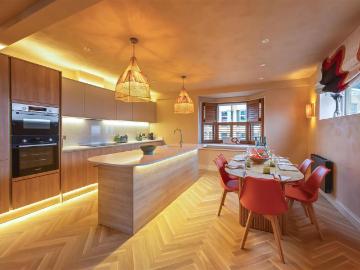 Queen Square, Brighton 3 bed apartment to rent £3,885 pcm £897 pw