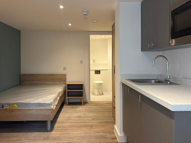 Queen Square, Bristol BS1, Studio to rent, £1,300 pcm | PrimeLocation