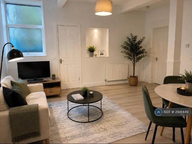 Queen St, Chester, CH1 1 bed flat to rent £1,600 pcm £369 pw