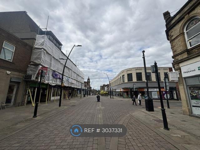 Queen St, Leeds LS27, 1 bed flat to rent, £725 pcm | PrimeLocation