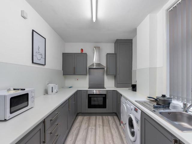Queen Street, Crewe, Cheshire 1 bed house of multiple occupation to rent £550 pcm £127 pw