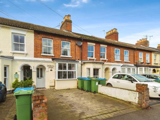 Queen Street, Aylesbury HP20, 3 bed terraced house to rent, £1,600 pcm | PrimeLocation